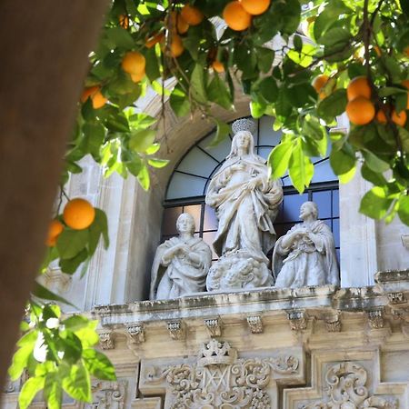 Hostal Paco'S Sewilla Zewnętrze zdjęcie The Orange Trees of Sorrento