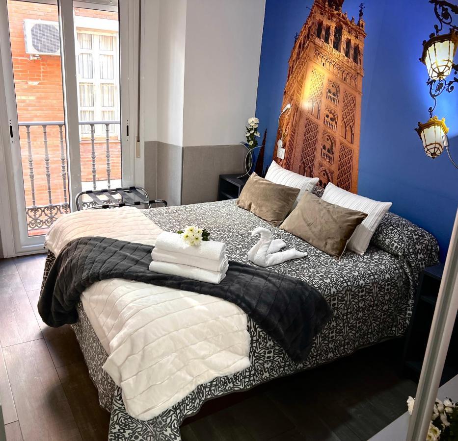 Hostal Paco'S Sewilla Zewnętrze zdjęcie A bedroom at the hotel